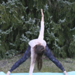 Yoga-im-Garten_Vorwärtsbeuge